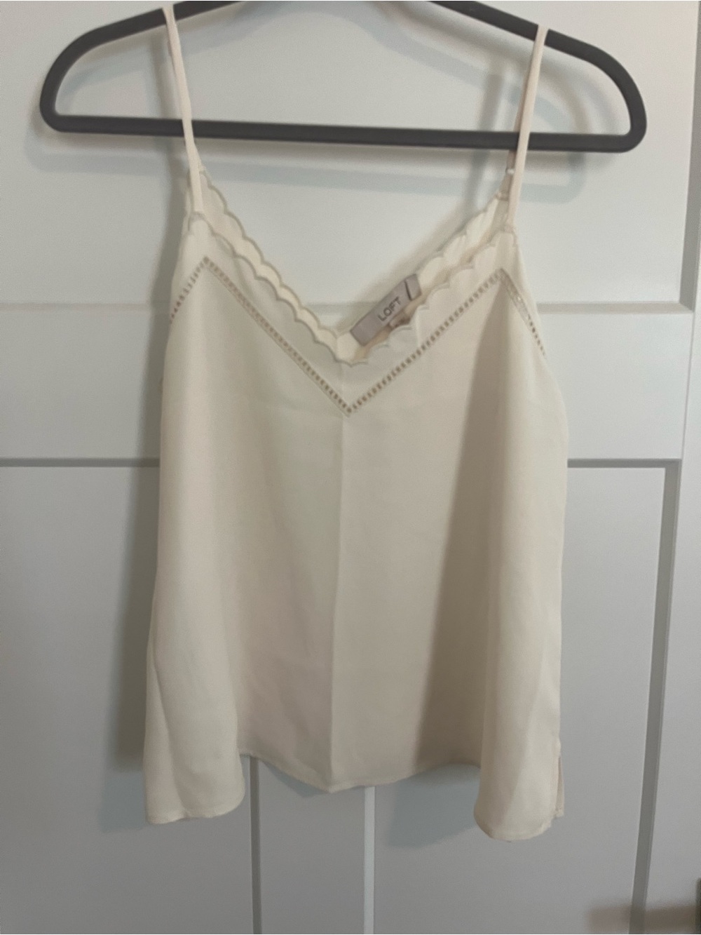 LOFT Cream Scalloped V-Neck Spaghetti Strap Camisole